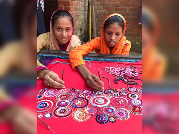 nargis fakhri at amazon india fashion week