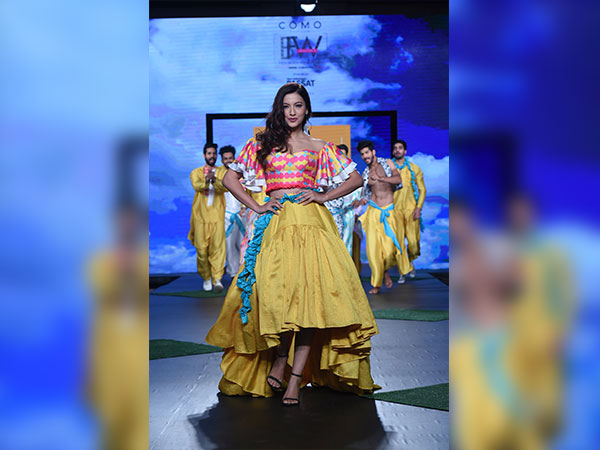 tisca chopra at india beach fashion week