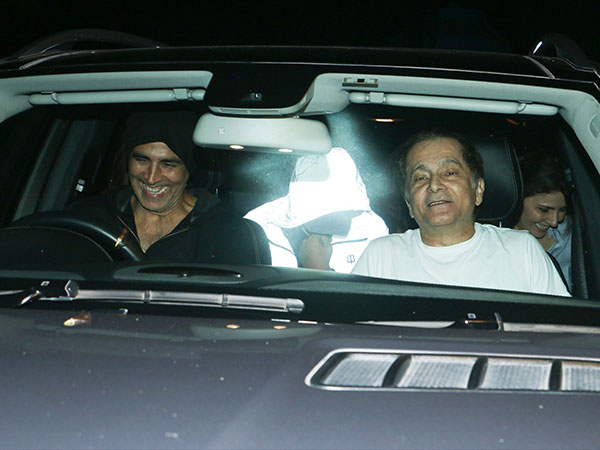 akshay kumar's son aarav's neon jacket