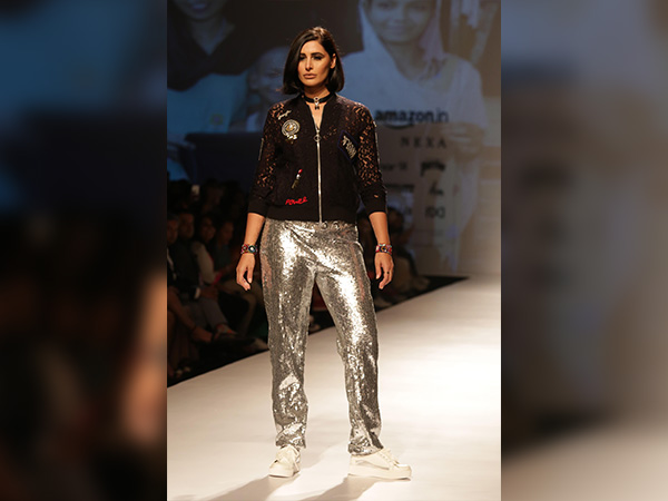 nargis fakhri at amazon india fashion week