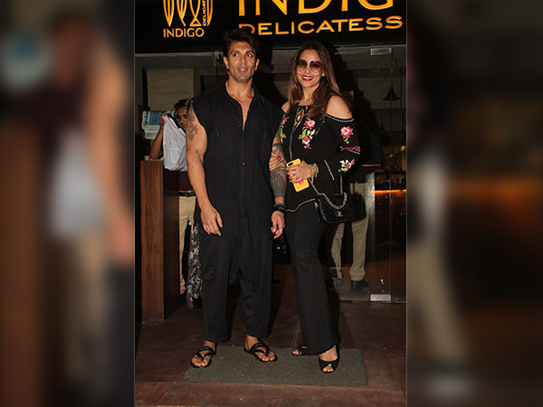 bipasha and karan spotted at restaurant
