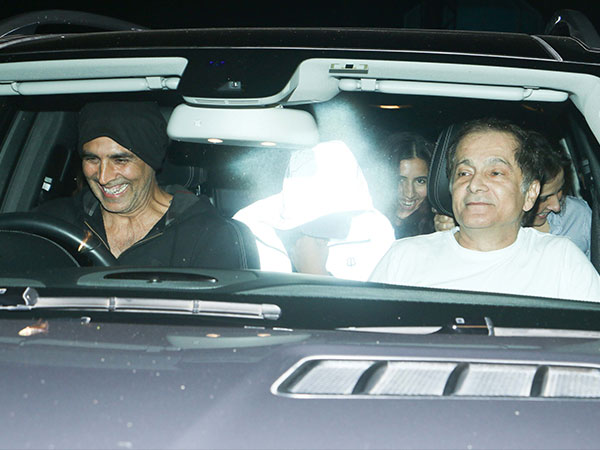 akshay kumar's son aarav's neon jacket