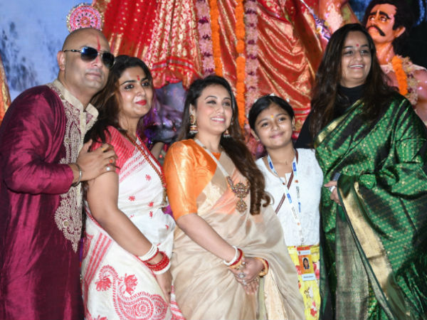 rani mukerji sindoor khela look rani mukerji sindoor khela look