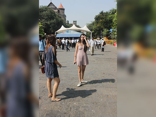 celebs travelling for shah rukh khan's birthday