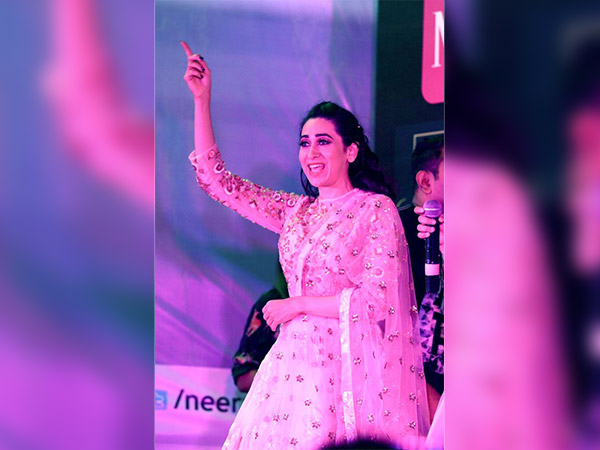 karisma kapoor at neeru's eventkarisma kapoor at neeru's event