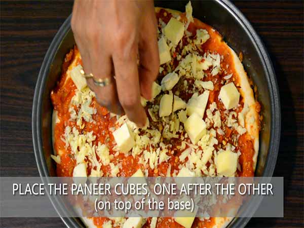 Tossed Paneer And Sweet Corn Pizza 