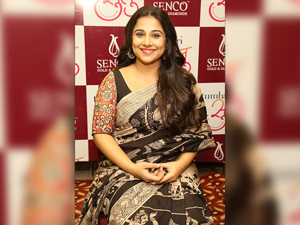 vidya balan wearing block printed sari