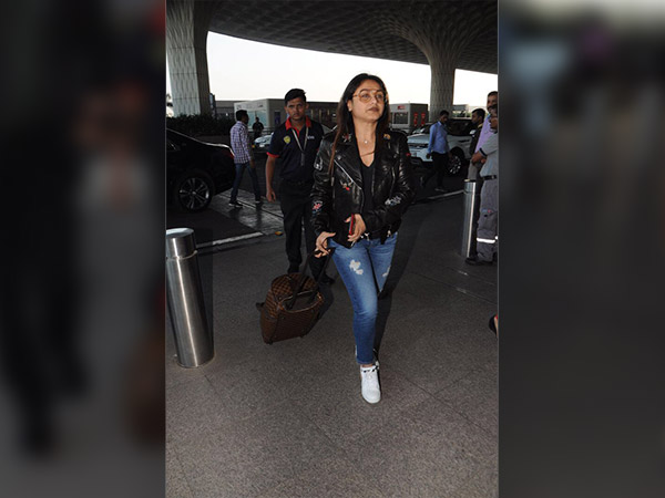 rani mukherji airport look