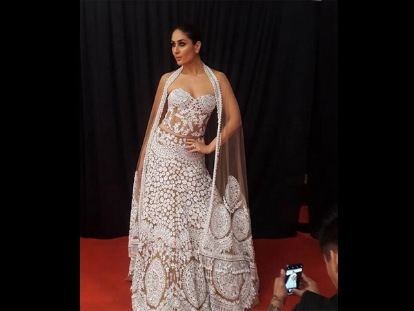 kareena kapoor in manish malhotra at nairobi fashion week