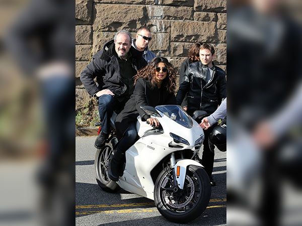 priyanka chopra latest alex parrish look priyanka chopra latest alex parrish look