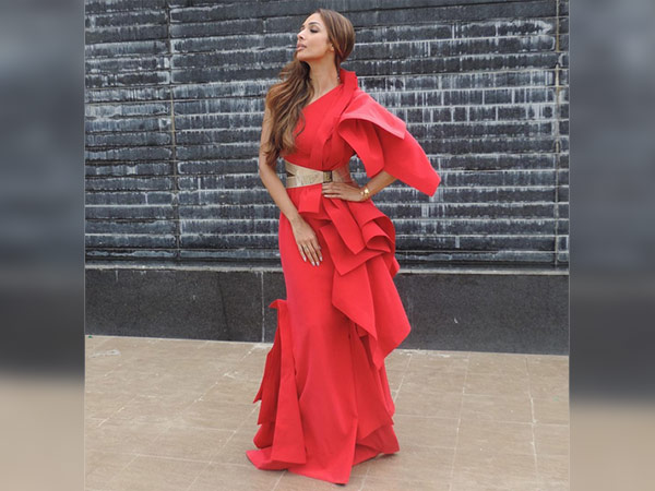 malaika arora in amit aggarwal for india's next top model