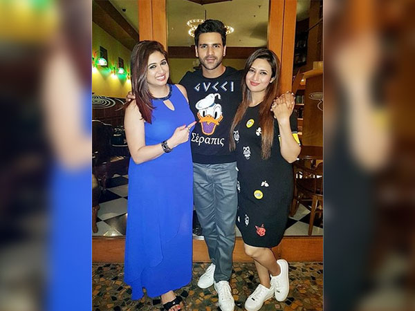 divyanka tripathi at husband vivek dahiya's birthday