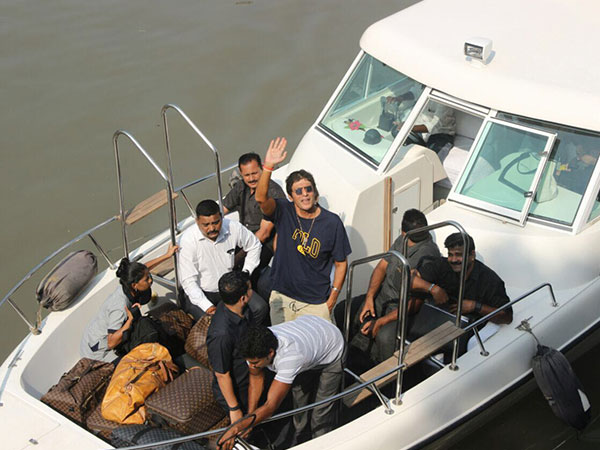 shah rukh khan's birthday guests looks shah rukh khan's birthday guests looks