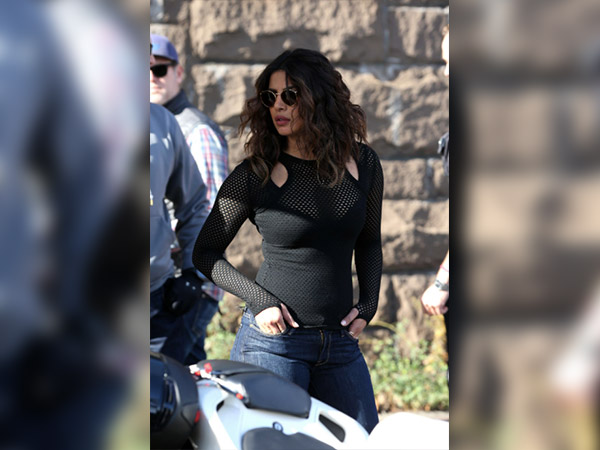 priyanka chopra latest alex parrish look priyanka chopra latest alex parrish look