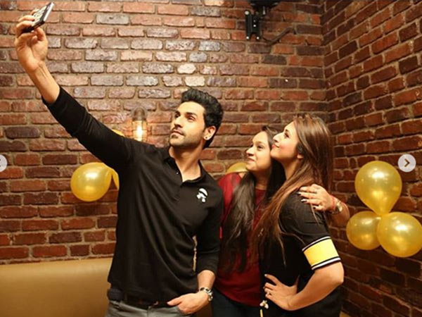 divyanka tripathi at husband vivek dahiya's birthday