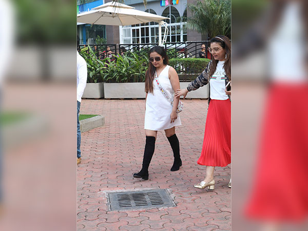 rani mukerji with vaibhavi merchant