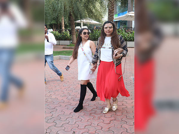 rani mukerji with vaibhavi merchant