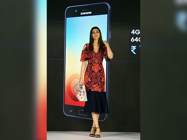 kriti sanon walking the ramp for samsung launch