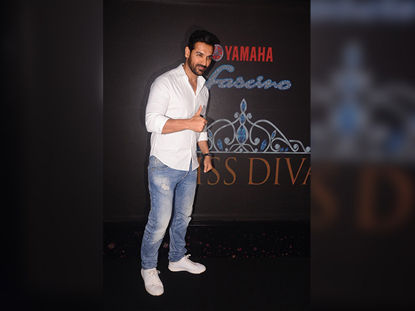 john abraham at the launch of miss diva calendar