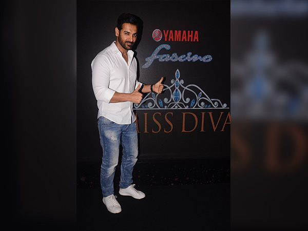 john abraham at the launch of miss diva calendar