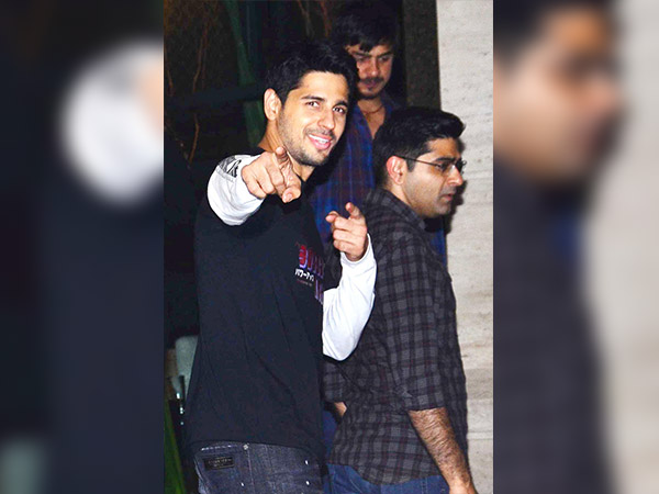 sidharth malhotra celebrated his birthday in mumbai