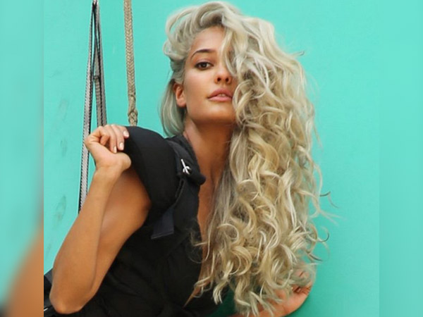 adah sharma new hairstyle