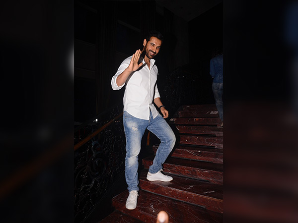 john abraham at the launch of miss diva calendar