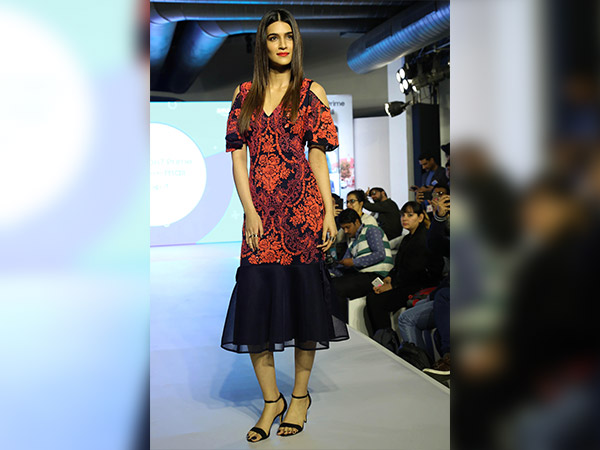 kriti sanon walking the ramp for samsung launch