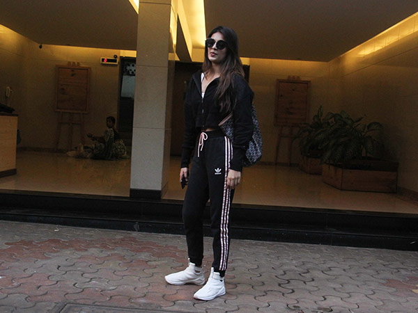 nidhhi agerwal latest gym look nidhhi agerwal latest gym look