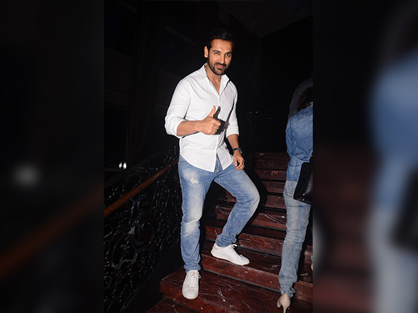 john abraham at the launch of miss diva calendar