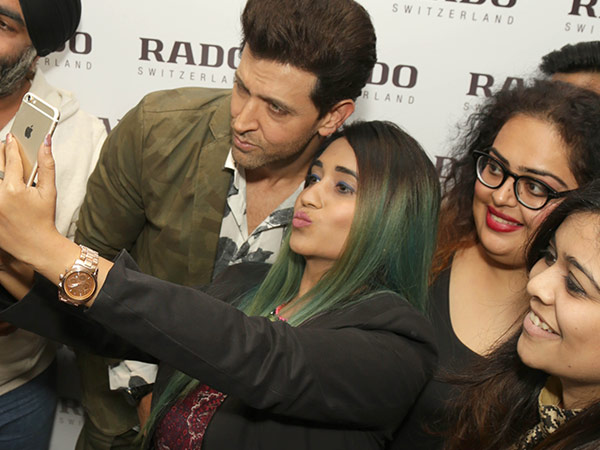 hrithik roshan at rado store launch at the delhi airport