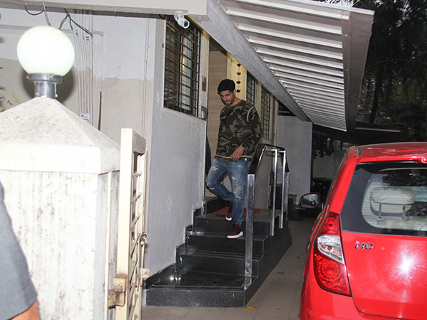 sidharth malhotra spotted outside his house