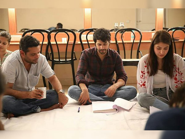 anushka sharma gaaon ki chhori in sui dhaaga