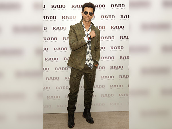 hrithik roshan at rado store launch at the delhi airport