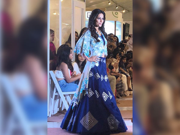 hina khan at lakme fashion week 2018