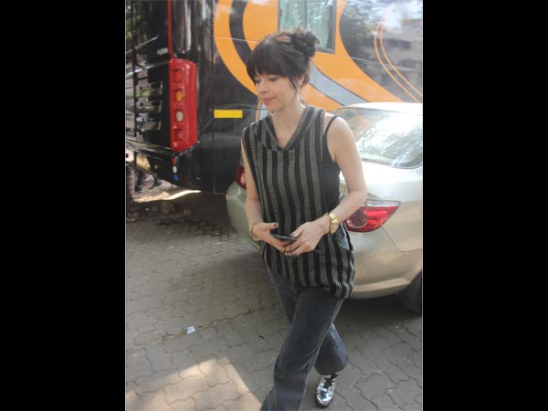 kalki koechlin wearing casuals at mehboob studio