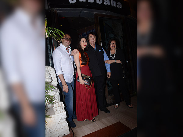 kareena and karisma style at randhir kapoor birthday