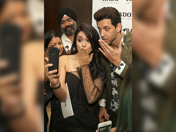 hrithik roshan at rado store launch at the delhi airport
