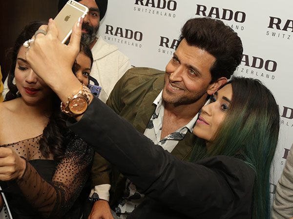 hrithik roshan at rado store launch at the delhi airport