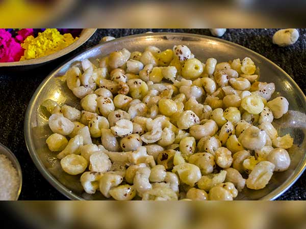 Makhana Chikki Recipe