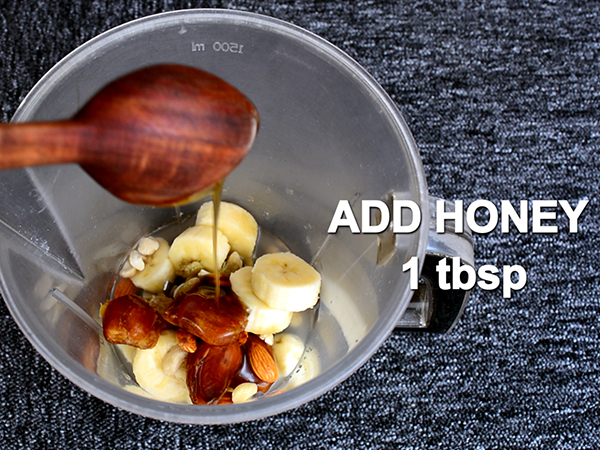 Dry fruit banana smoothie recipe