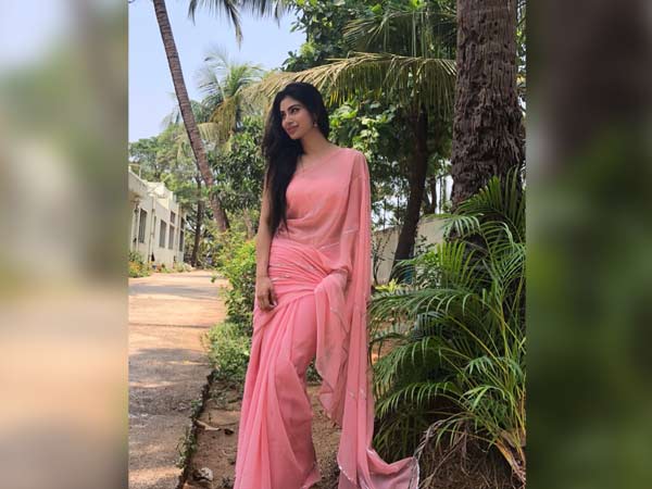 Mouni Roy fashion