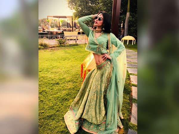 Mouni Roy fashion