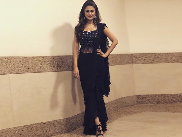 Jennifer Winget Gold Awards 2018