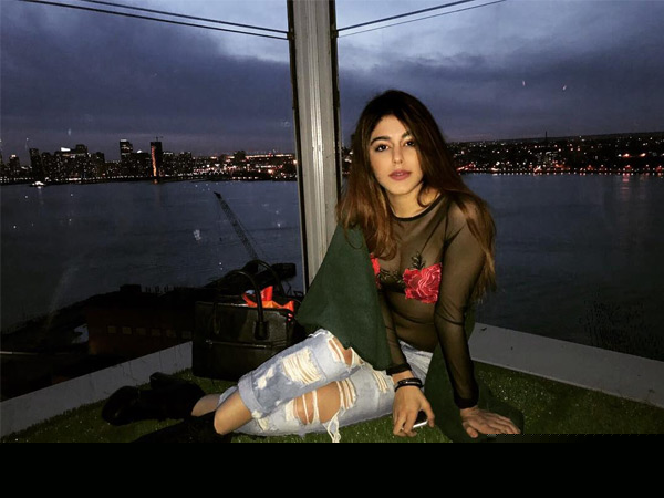 Aalia Furniturewalla fashion