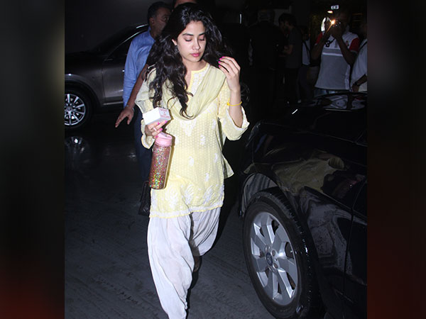 Janhvi Kapoor Dhadak