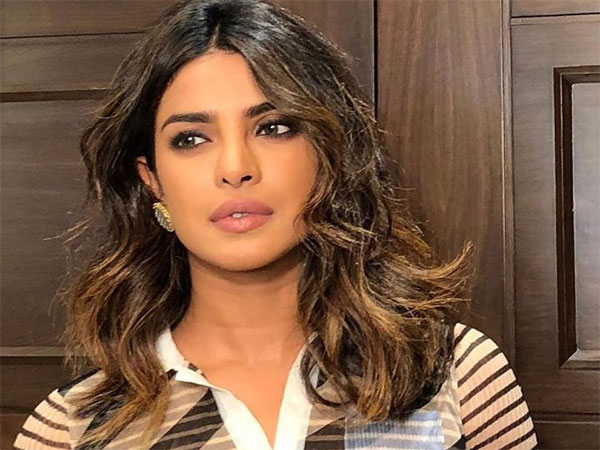 Priyanka Chopra graphic dress Priyanka Chopra graphic dress