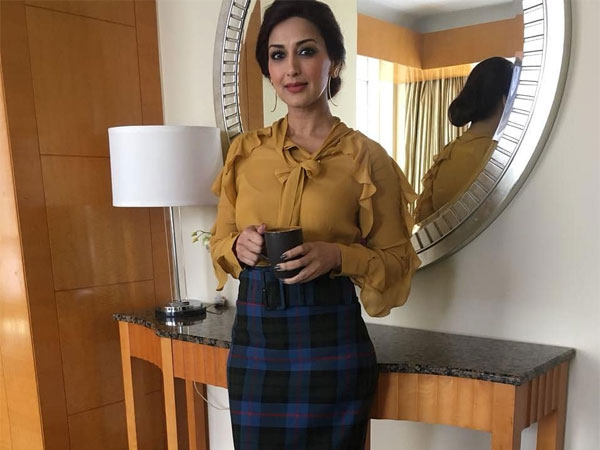  Sonali Bendre Style
