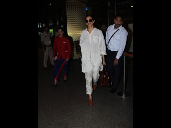 Deepika Padukone Airport Look Deepika Padukone Airport Look
