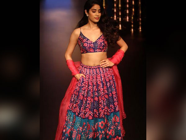 Janhvi Kapoor Lakme Fashion Week 2018